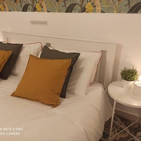 Appartamento Con Cortile A 30 Mt. Dal Mare Bari Exterior foto